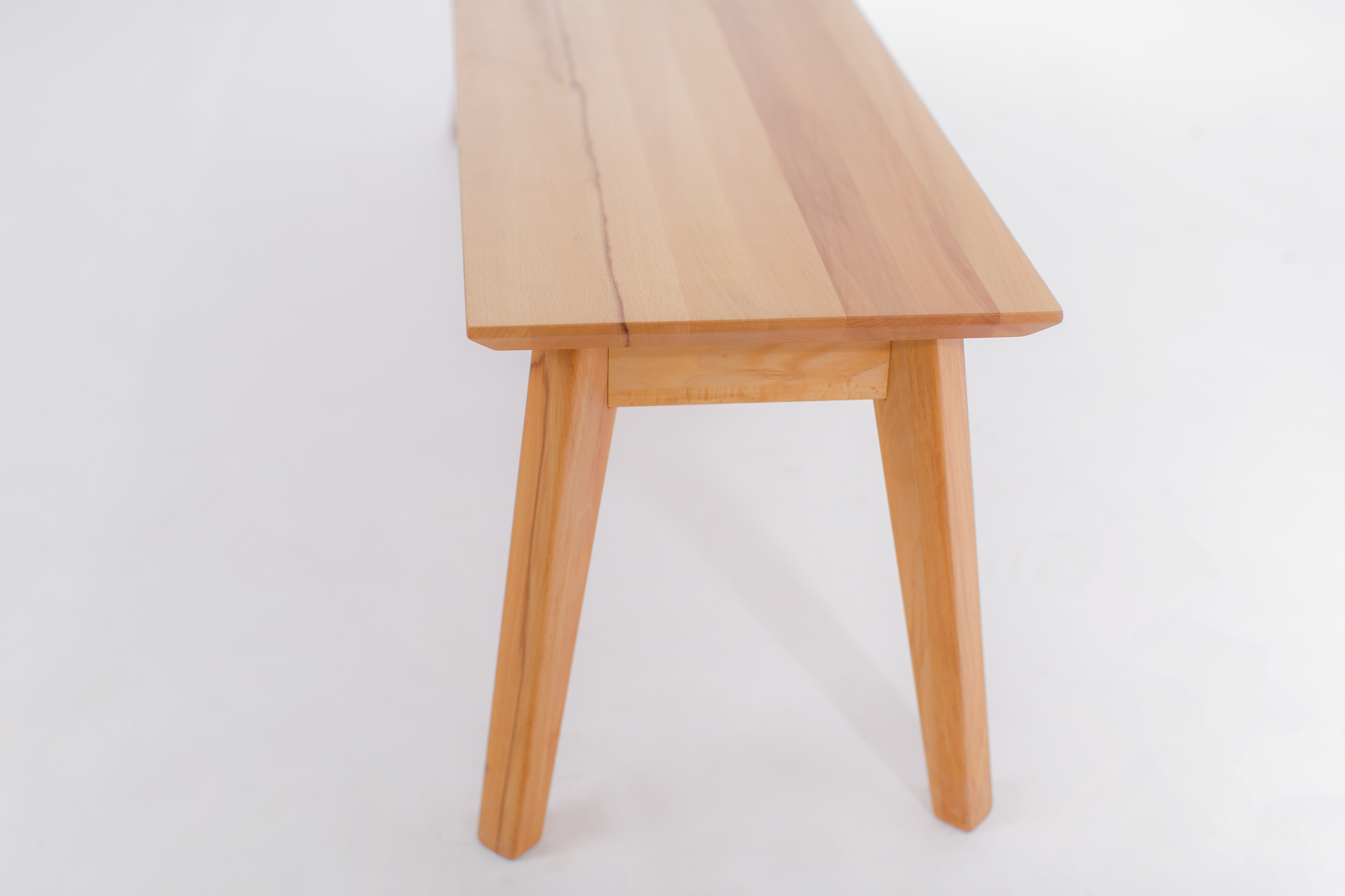 Meuble en bois massif Veskor