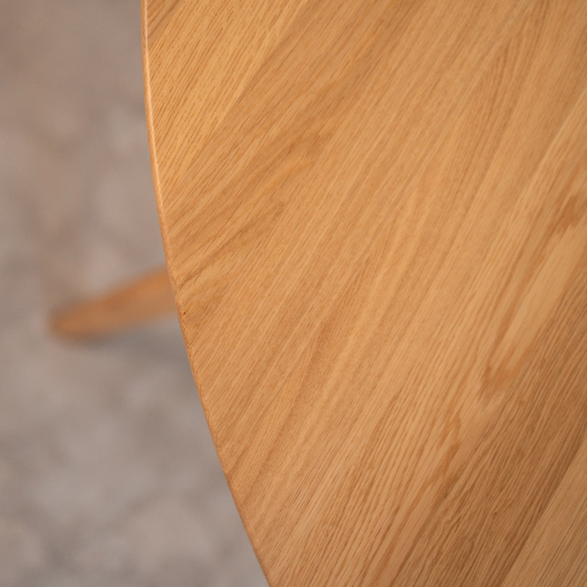 Mesa de comedor de madera maciza de Roble redonda extensible Saga | VESKOR