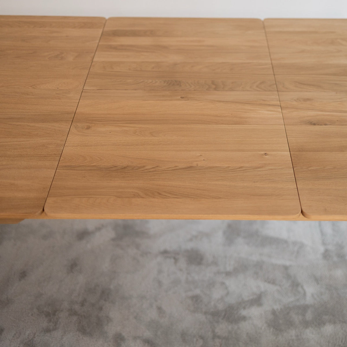Mesa de comedor de madera maciza de roble extensible Dita | VESKOR