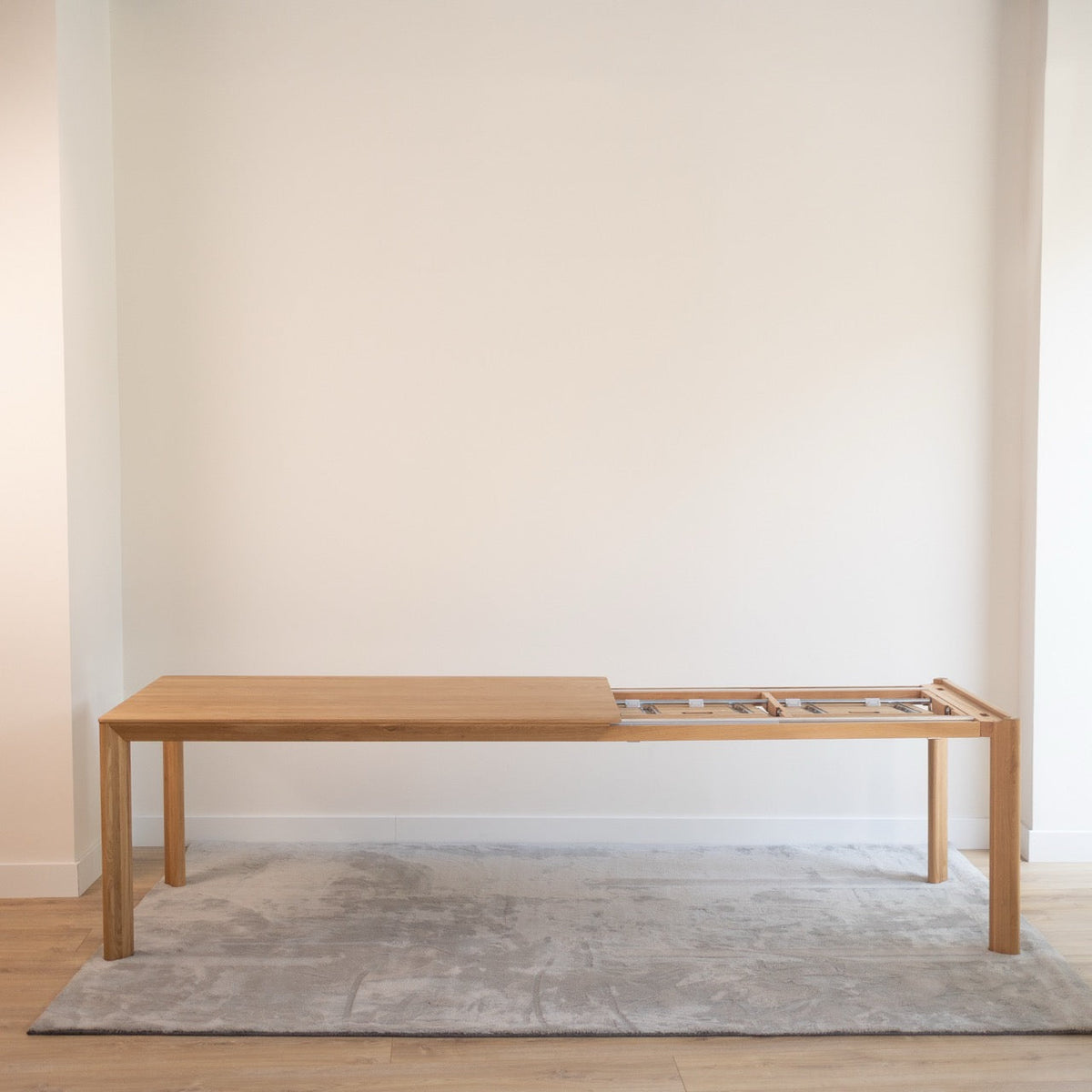 Mesa de comedor de madera maciza de roble extensible Dita | VESKOR