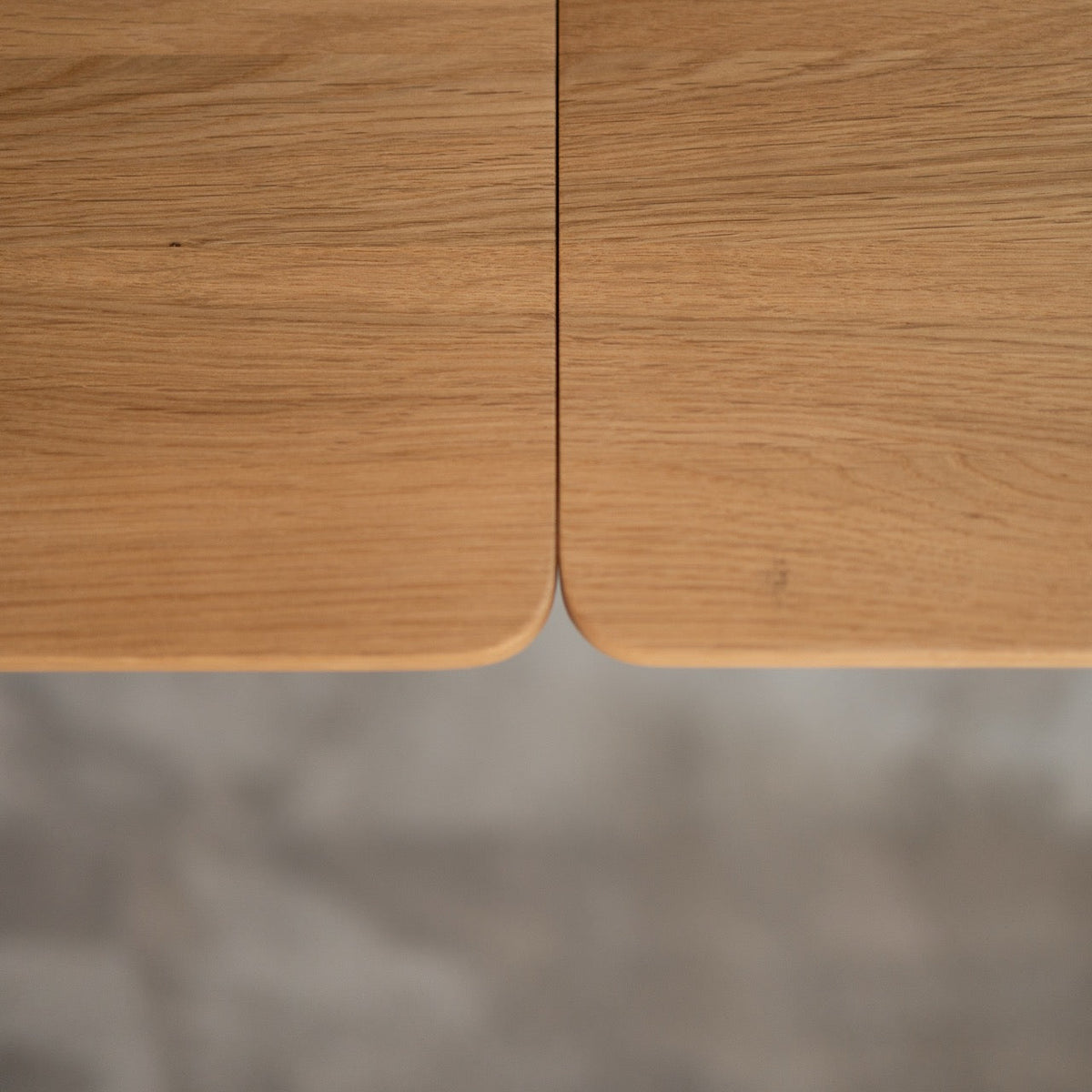 Mesa de comedor de madera maciza de roble extensible Dita | VESKOR