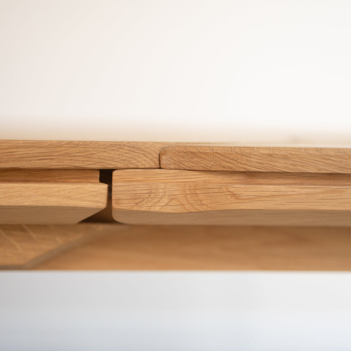 Mesa de comedor de madera maciza de roble extensible Ikona | VESKOR