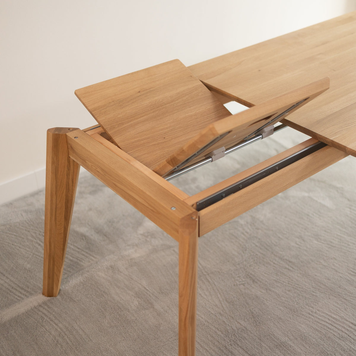 Mesa de comedor de madera maciza de roble extensible Premier | VESKOR