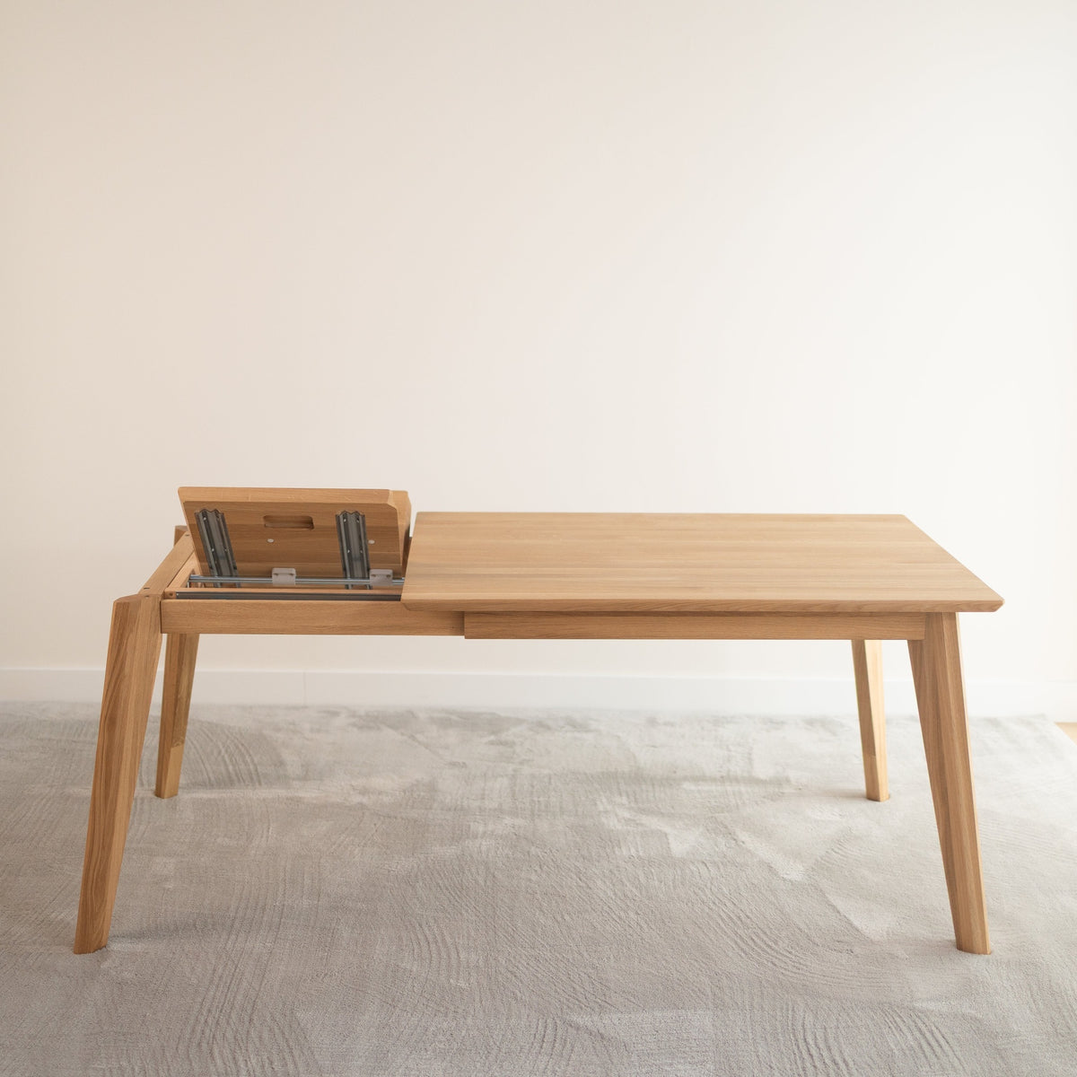 Mesa de comedor de madera maciza de roble extensible Premier | VESKOR