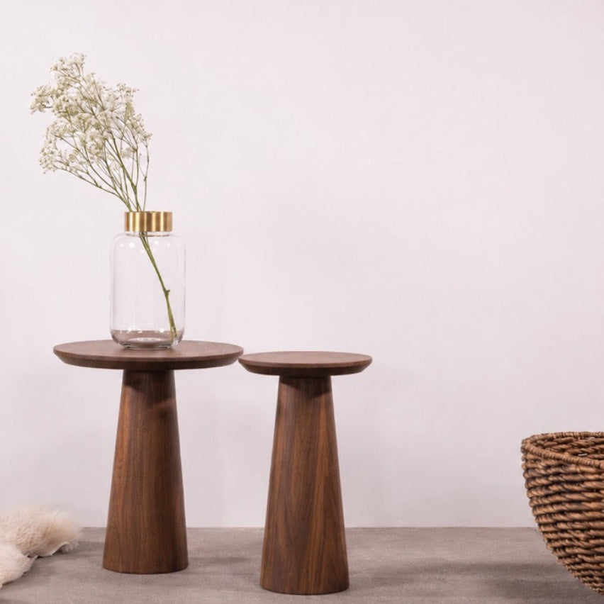 Mesa de centro de madera maciza de nogal FLUX | VESKOR