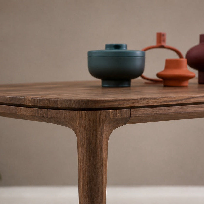 Mesa de centro de madera maciza de nogal IKONA | VESKOR
