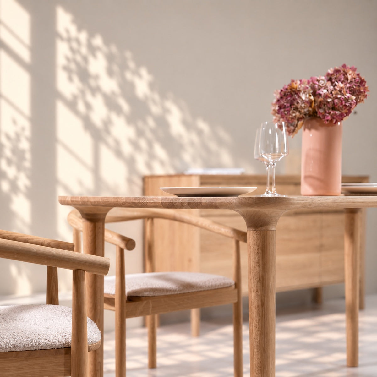 Mesa de comedor de madera maciza de Roble fija Bond | VESKOR