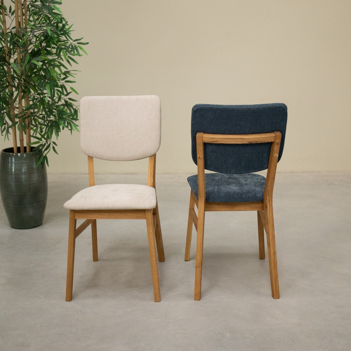 Pack de 2 o 4 sillas de madera maciza de roble Tallin | VESKOR