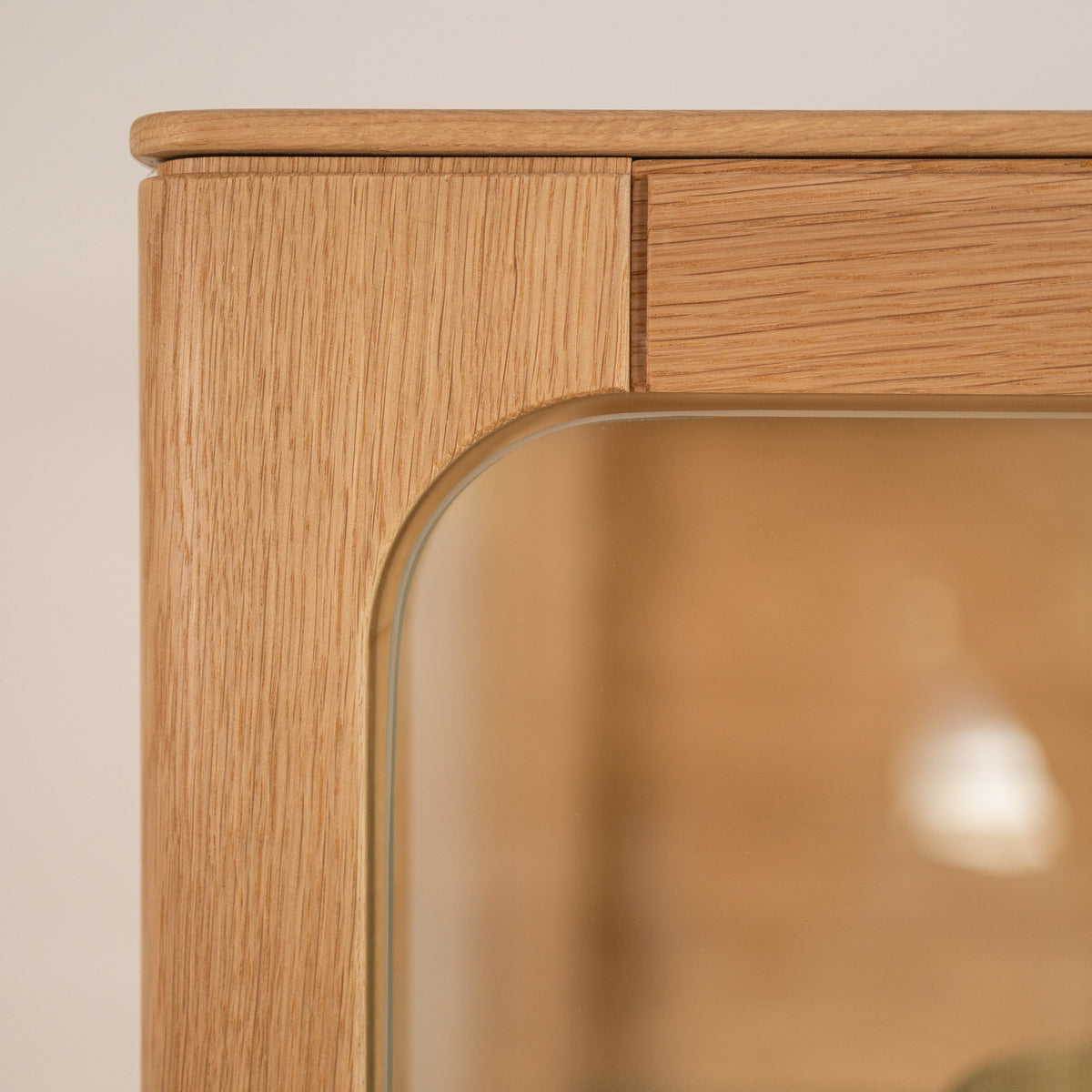 Vitrina de madera maciza roble CREATIV | VESKOR