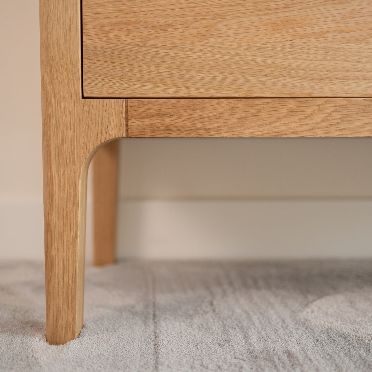 Vitrina de madera maciza roble CREATIV | VESKOR
